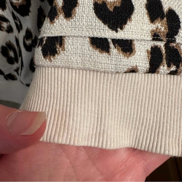 Chicos..Zip Up Sweater Animal Print Size 3 (16-18) - Picture 9 of 10